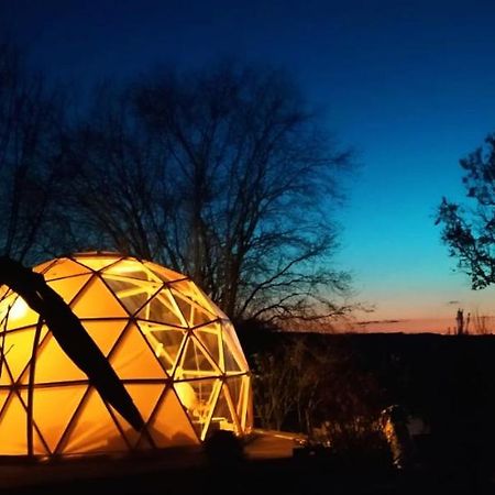 Le Dome Aux Oiseaux Hotell Bérig-Vintrange Exteriör bild